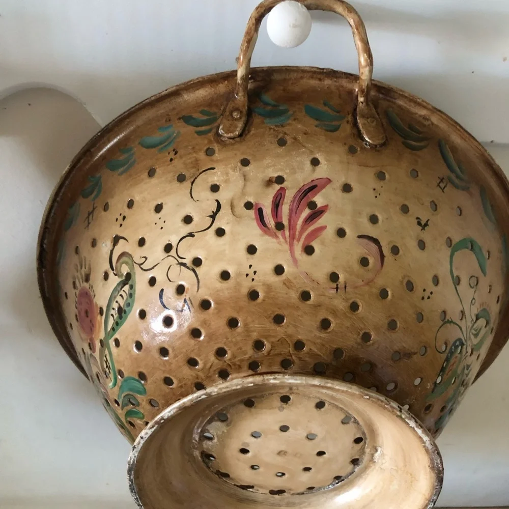 Farmhouse - Vintage Painted Colander-Folk Art - Picture 5 of 12